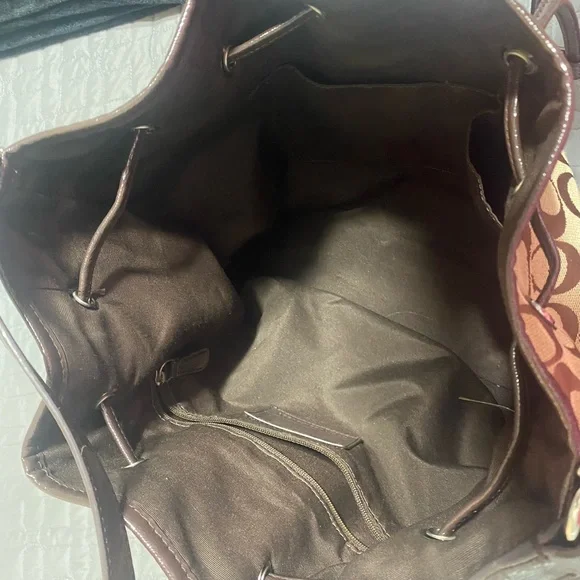 Adorable authentic Coach Bag - Picture 6 of 9